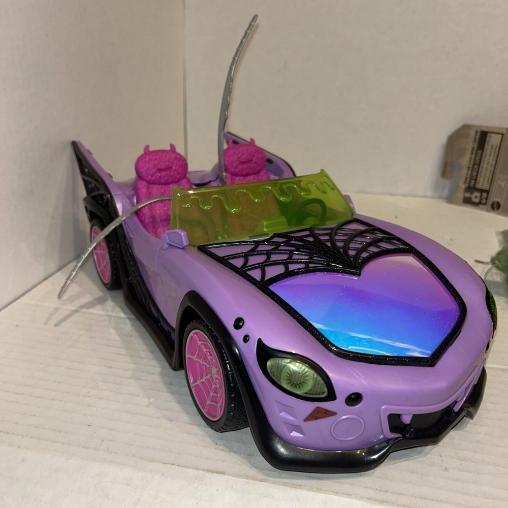 2022 Mattel‎ Monster High Car GHOUL MOBILE